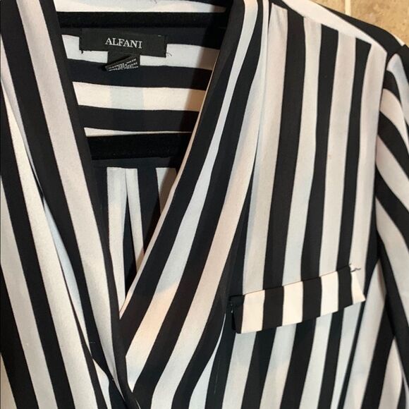 Women’s Alfani Vertical Striped Black and White Blouse Size 4 - Picture 2 of 13